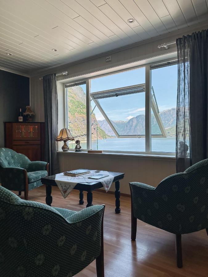 Svingen Guesthouse - Panoramic Fjord Views In Flåm Exteriör bild