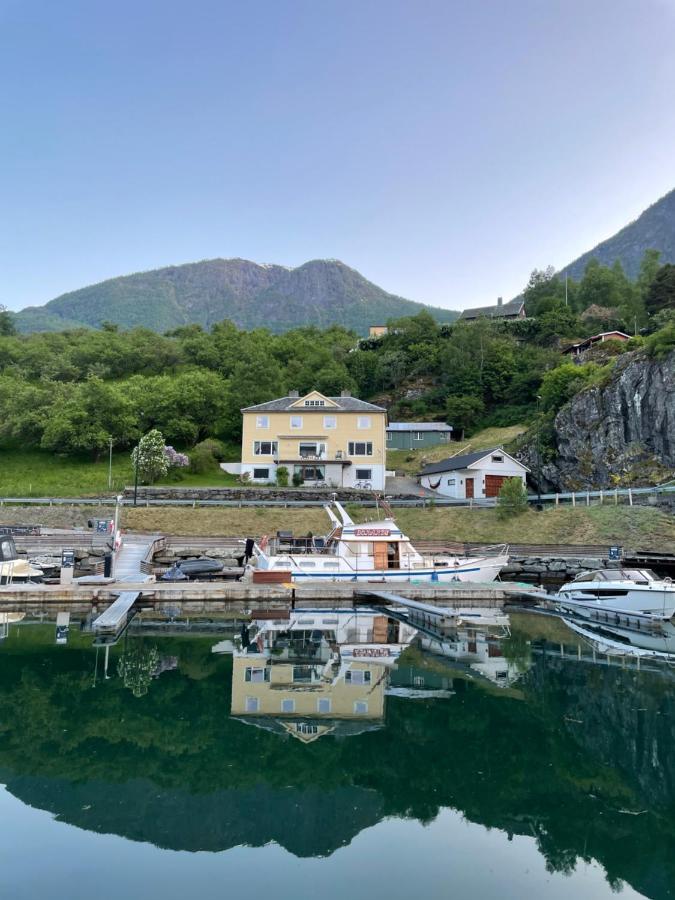 Svingen Guesthouse - Panoramic Fjord Views In Flåm Exteriör bild