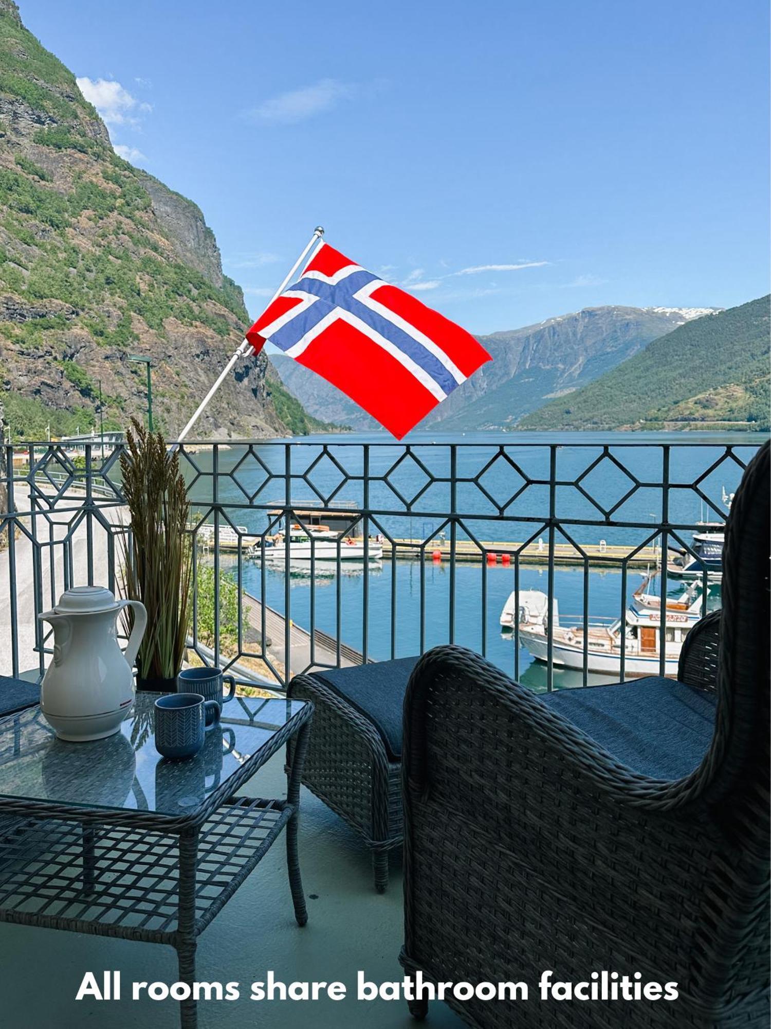 Svingen Guesthouse - Panoramic Fjord Views In Flåm Exteriör bild
