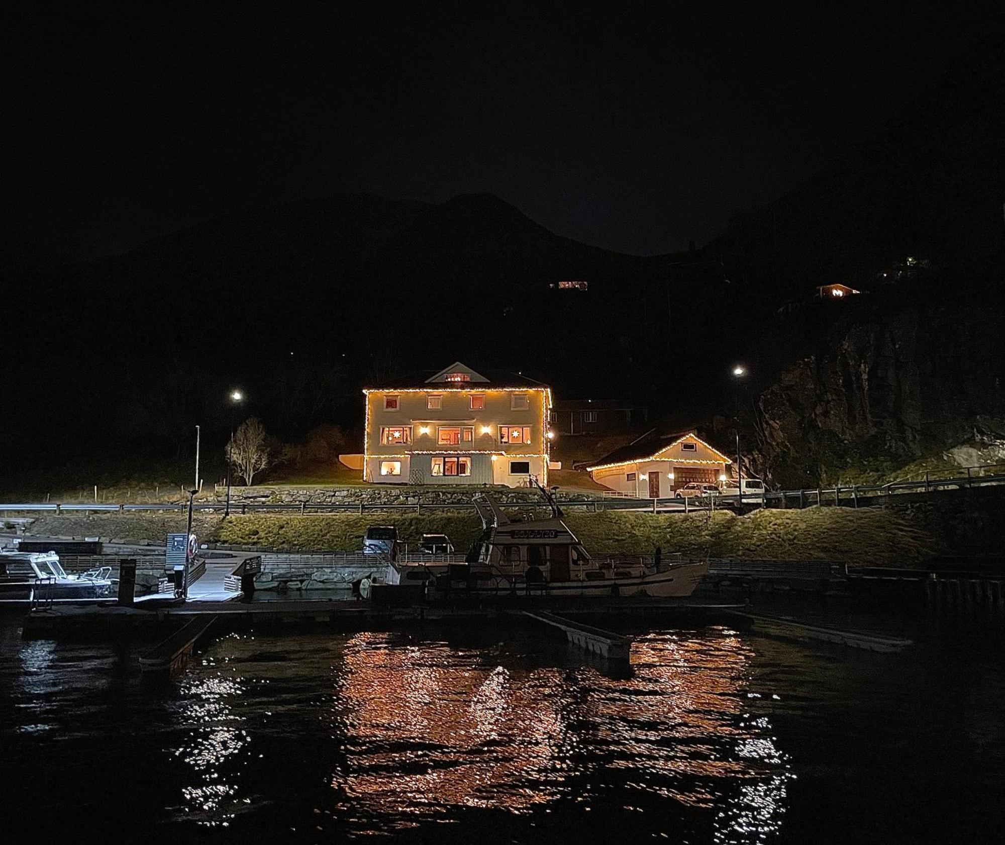 Svingen Guesthouse - Panoramic Fjord Views In Flåm Exteriör bild
