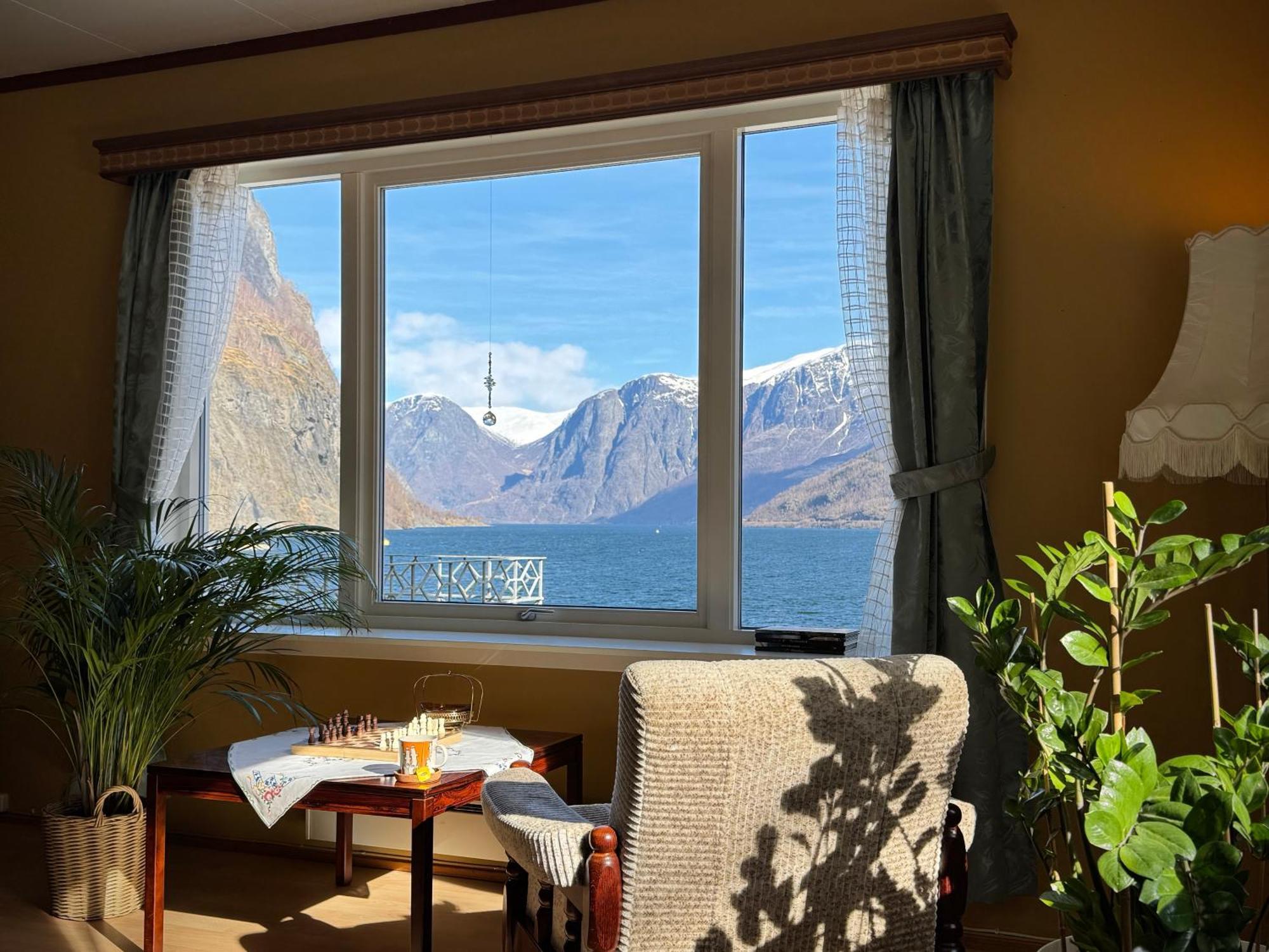 Svingen Guesthouse - Panoramic Fjord Views In Flåm Exteriör bild